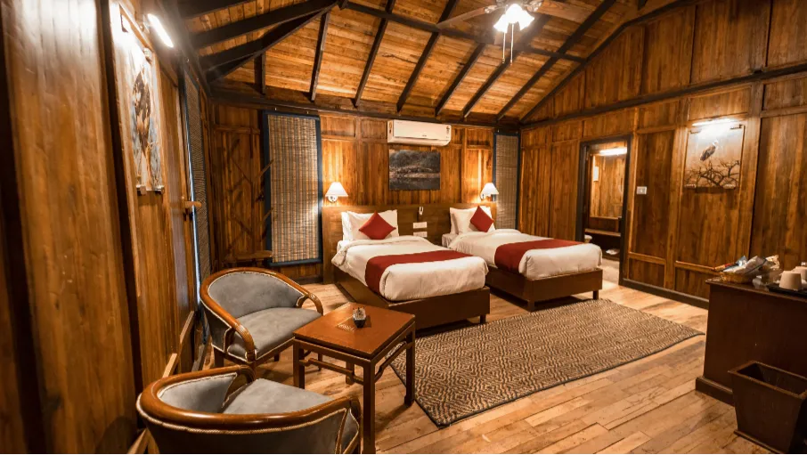 DELUXE HUTS